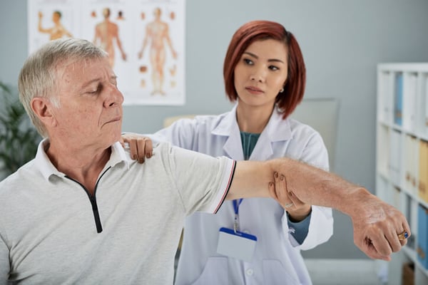 4 questions answered by med pros about rotator cuff surgery recovery